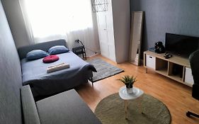 Chambre Spacieuse-Tv-Metro Clemenceau-Dans Appart En Colocation